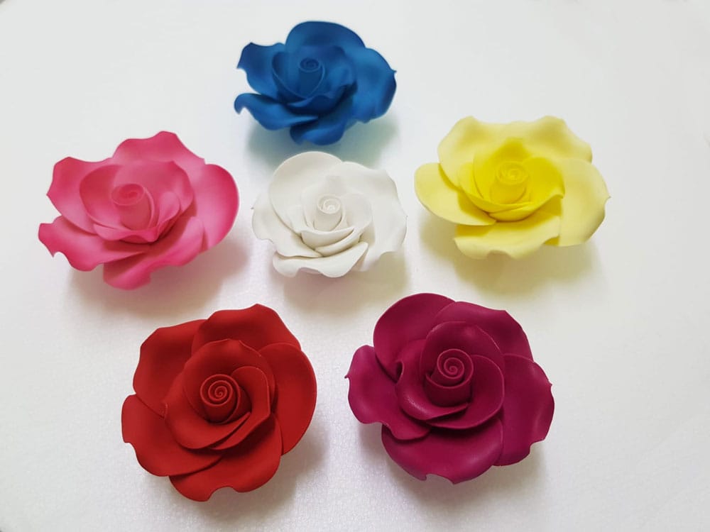 16 Fiori Di Zucchero Rosa E Foglie Per Decorare Torte E Cupcake - Dimensioni 15 E 25 Mm - 4