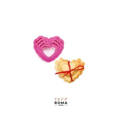 SET 4 TAGLIAPASTA CUORE FESTONATO PLASTICA